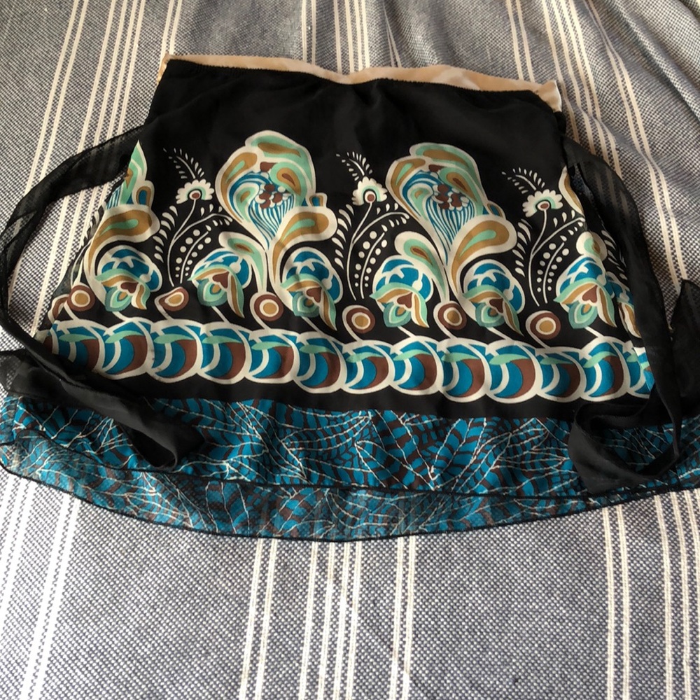 Flowy Strapless top - Picture 2 of 4